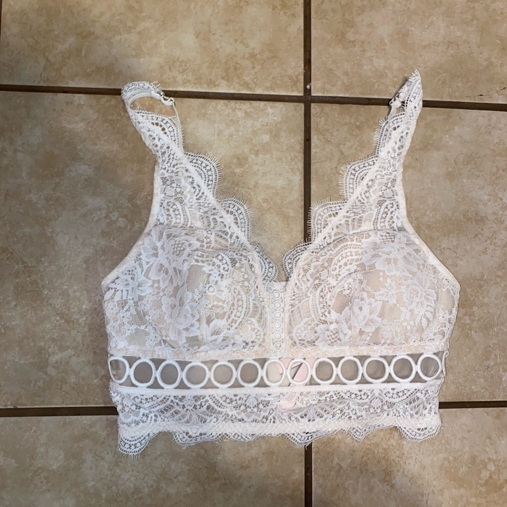 Victoria secret lace bra size medium